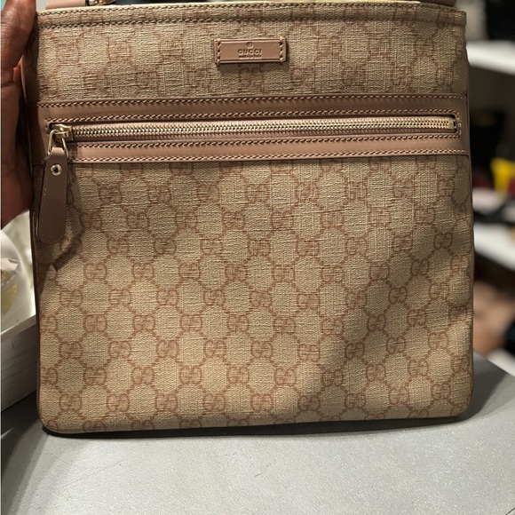 GUCCI Front Zip Flat Messenger Bag GG Coated Canvas Medium - Picture 2 of 7